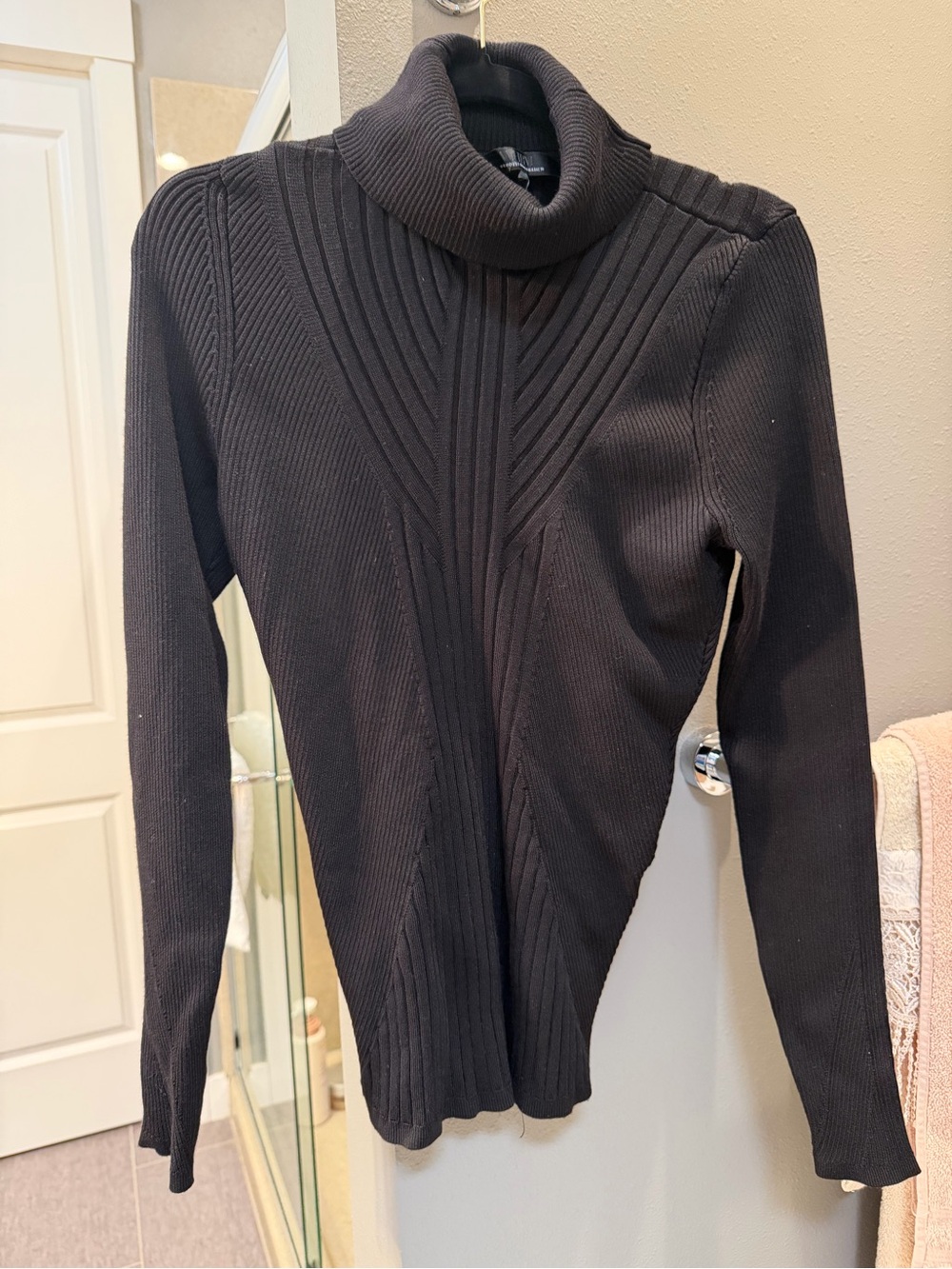 White House Black Market Black Ribbed Chevron Turtleneck Sweater